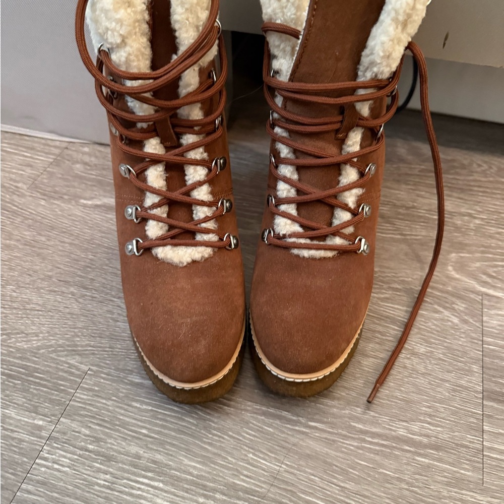 Steve Madden Tan Lace-Up Winter Boots